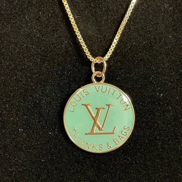 Louis Vuitton LV Mint Pendant on Premium Chain - Picture 3 of 4